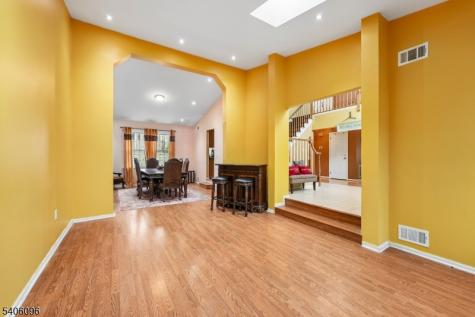 9 Chipwood Lane North Brunswick NJ 08902