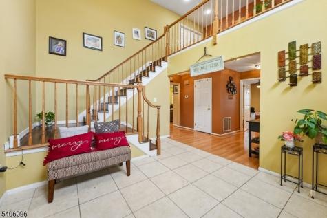 9 Chipwood Lane North Brunswick NJ 08902