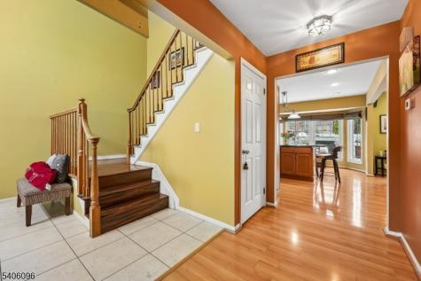 9 Chipwood Lane North Brunswick NJ 08902