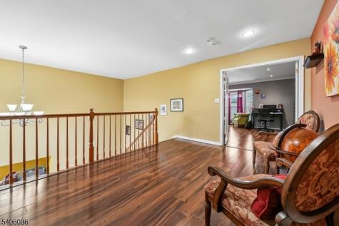 9 Chipwood Lane North Brunswick NJ 08902