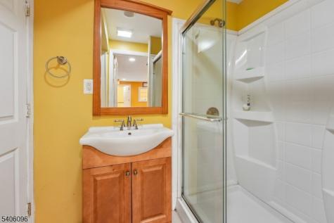 9 Chipwood Lane North Brunswick NJ 08902
