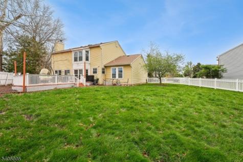 9 Chipwood Lane North Brunswick NJ 08902