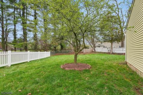 9 Chipwood Lane North Brunswick NJ 08902