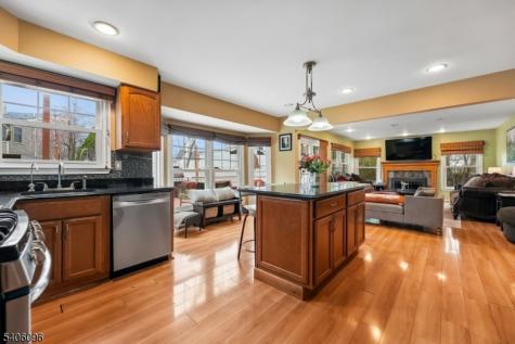 9 Chipwood Lane North Brunswick NJ 08902