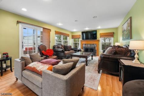 9 Chipwood Lane North Brunswick NJ 08902