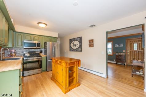 6 Madoc Trail Jefferson NJ 07438