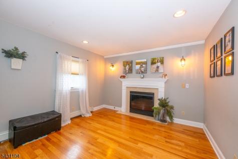 6 Madoc Trail Jefferson NJ 07438