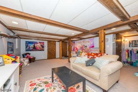 6 Madoc Trail Jefferson NJ 07438