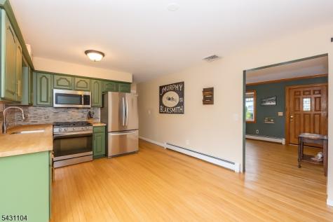6 Madoc Trail Jefferson NJ 07438