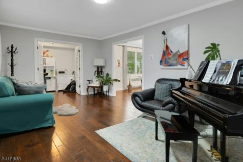 23 Filmore Avenue Livingston NJ 07039