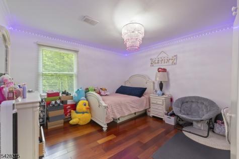 279 Nathan Court Aberdeen NJ 07721