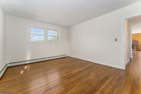 123 Lilac Drive Clinton NJ 08801