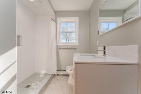 123 Lilac Drive Clinton NJ 08801