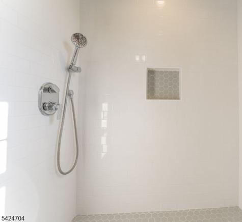 123 Lilac Drive Clinton NJ 08801
