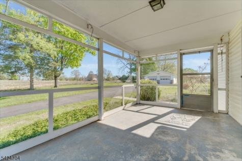 123 Lilac Drive Clinton NJ 08801