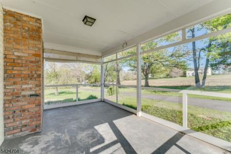 123 Lilac Drive Clinton NJ 08801