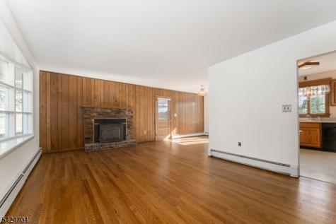 123 Lilac Drive Clinton NJ 08801