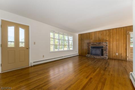 123 Lilac Drive Clinton NJ 08801