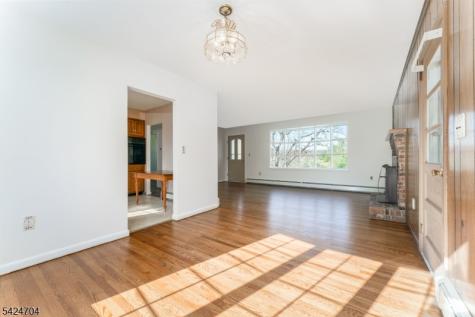 123 Lilac Drive Clinton NJ 08801