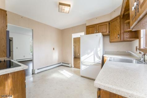 123 Lilac Drive Clinton NJ 08801