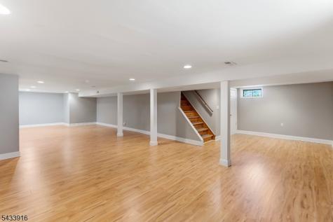 154 Mulberry Lane Middlesex NJ 08846