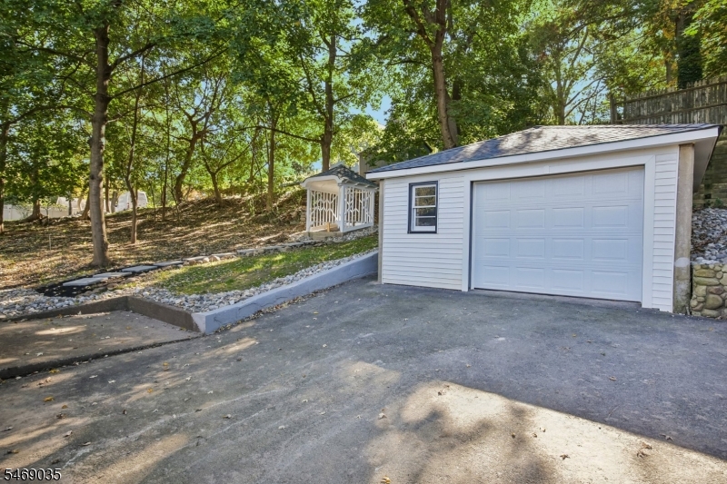 74 Nakomis Path Lincoln Park NJ 07035