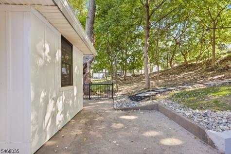 74 Nakomis Path Lincoln Park NJ 07035