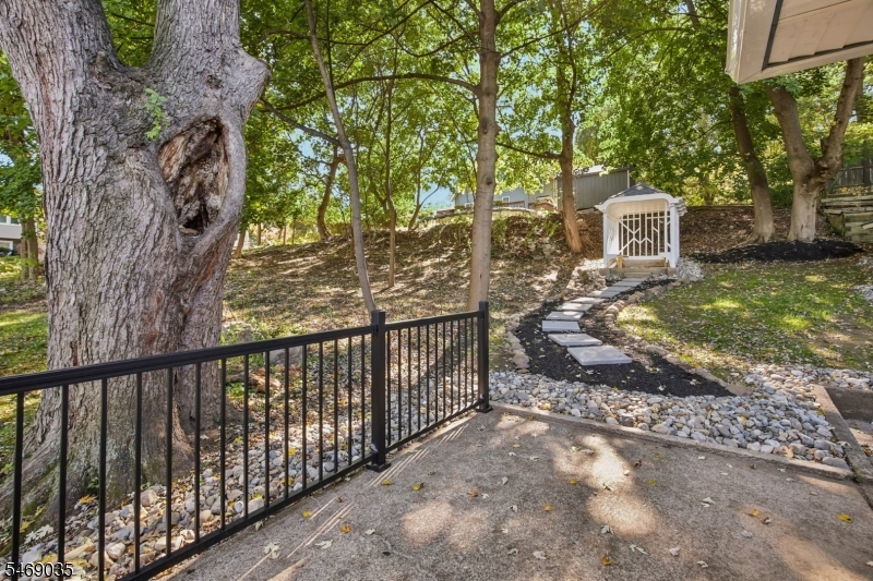 74 Nakomis Path Lincoln Park NJ 07035