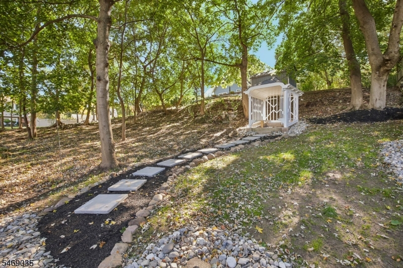 74 Nakomis Path Lincoln Park NJ 07035