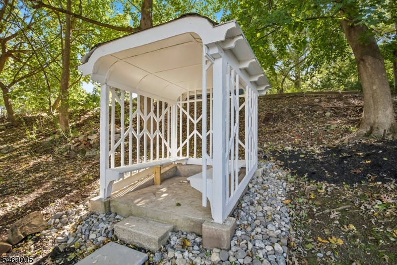 74 Nakomis Path Lincoln Park NJ 07035
