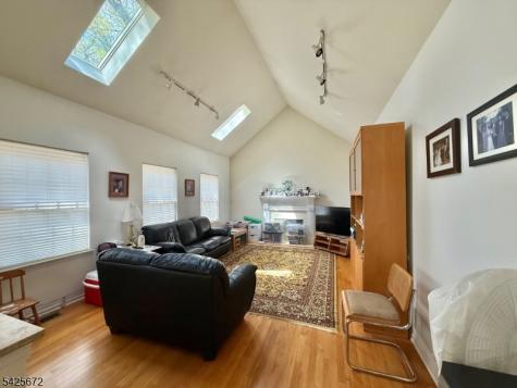 4 Scaletti Court Franklin NJ 08873