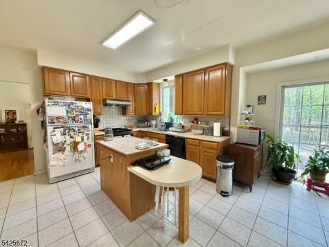 4 Scaletti Court Franklin NJ 08873