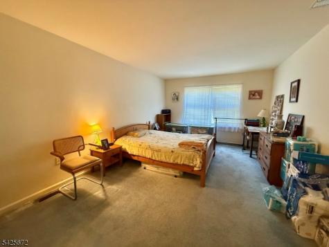 4 Scaletti Court Franklin NJ 08873
