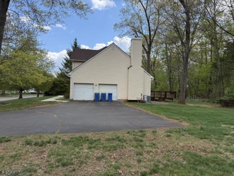 4 Scaletti Court Franklin NJ 08873