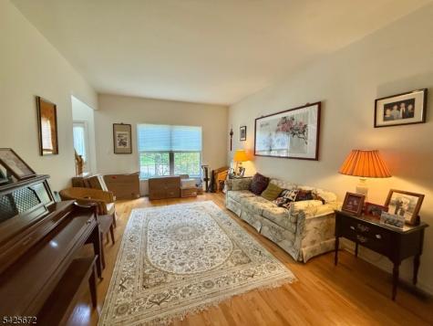 4 Scaletti Court Franklin NJ 08873