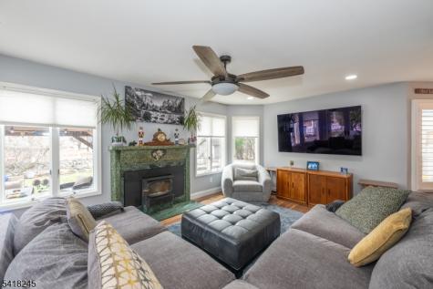 35 Turnberry Road Little Falls NJ 07424