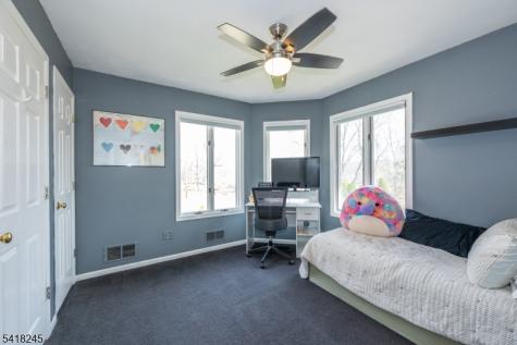 35 Turnberry Road Little Falls NJ 07424