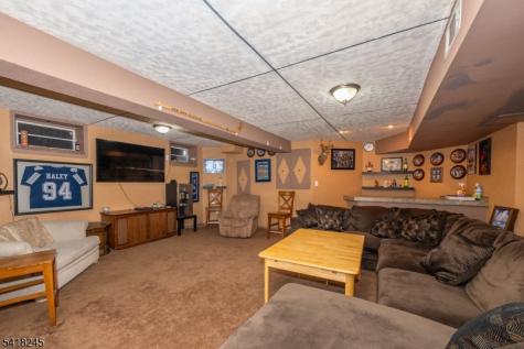 35 Turnberry Road Little Falls NJ 07424