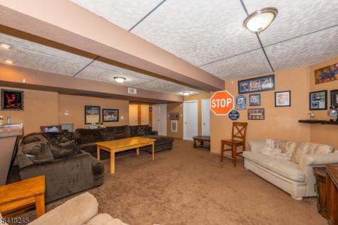 35 Turnberry Road Little Falls NJ 07424