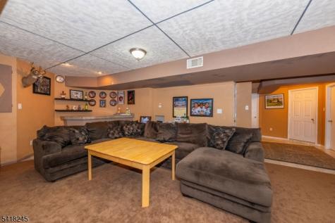 35 Turnberry Road Little Falls NJ 07424