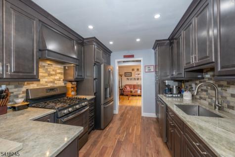 35 Turnberry Road Little Falls NJ 07424