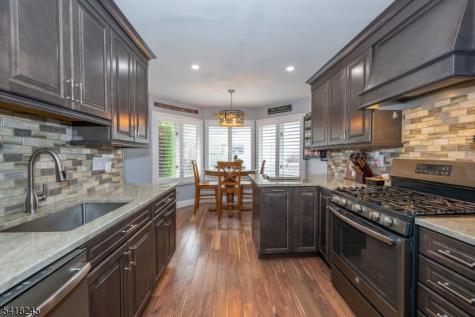 35 Turnberry Road Little Falls NJ 07424