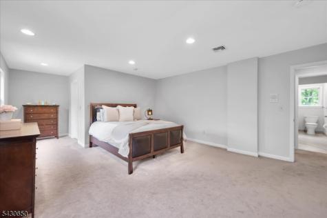 1020 Sunset Ridge Bridgewater NJ 08807