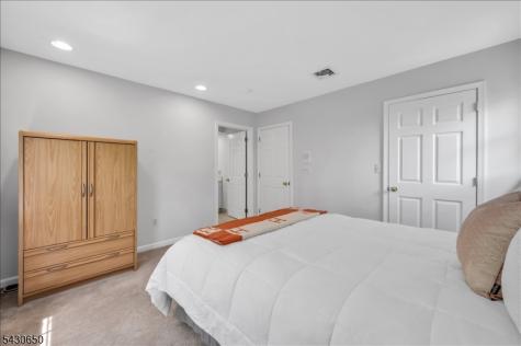 1020 Sunset Ridge Bridgewater NJ 08807