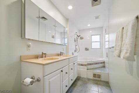 3 Carol Court Cranford NJ 07016