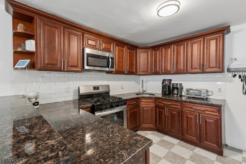 66 Oak Avenue Irvington NJ 07111