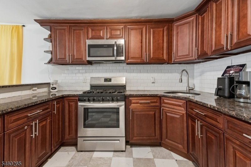 66 Oak Avenue Irvington NJ 07111