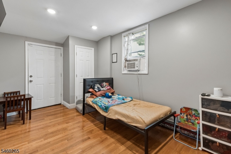 66 Oak Avenue Irvington NJ 07111