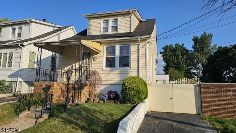 254 Illinois Avenue Paterson NJ 07503