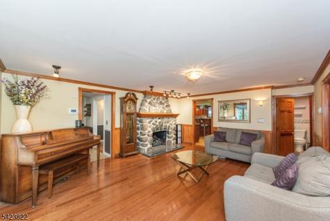 47 Laurel Drive Wayne NJ 07470